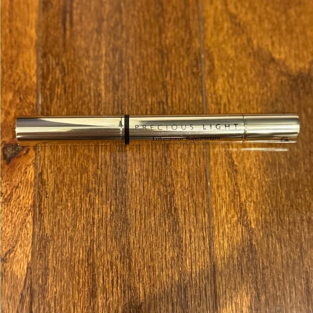 Guerlain Precious Light Rejuvenating Illuminator Concealer 0.05 Oz 00 Light Rosy - Picture 4 of 5
